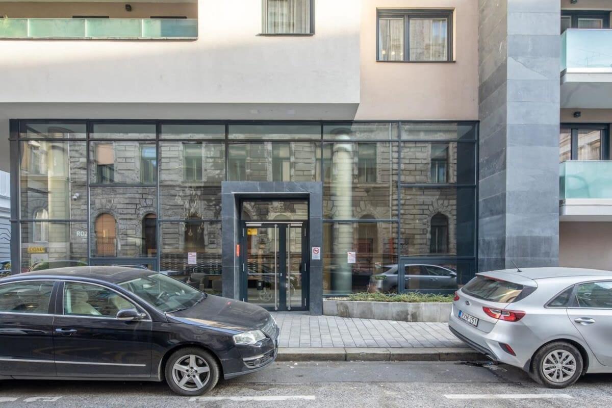 Cute Central Apartment With Balcony Budapest Luaran gambar